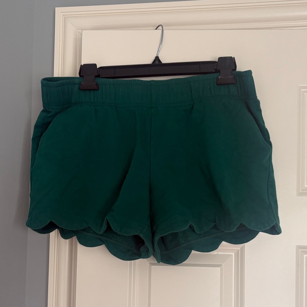 Green lily pulitzer Women's Scalloped Shorts